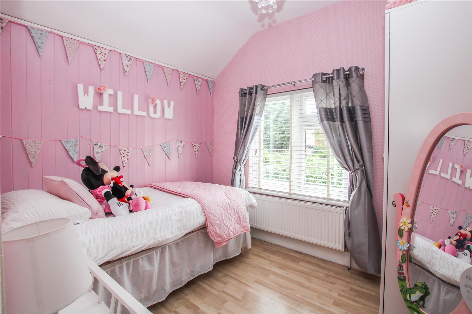 Western Avenue, Brentwood Keith Ashton